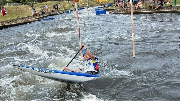 Jiří Prskavec trénuje s kánoí při soustřední na Reunionu