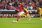 Utkání skupiny G fotbalové Ligy mistrů Benfica Lisabon - FC Barcelona. Fotbalista Benfiky Darwin Nunez střílí gól.