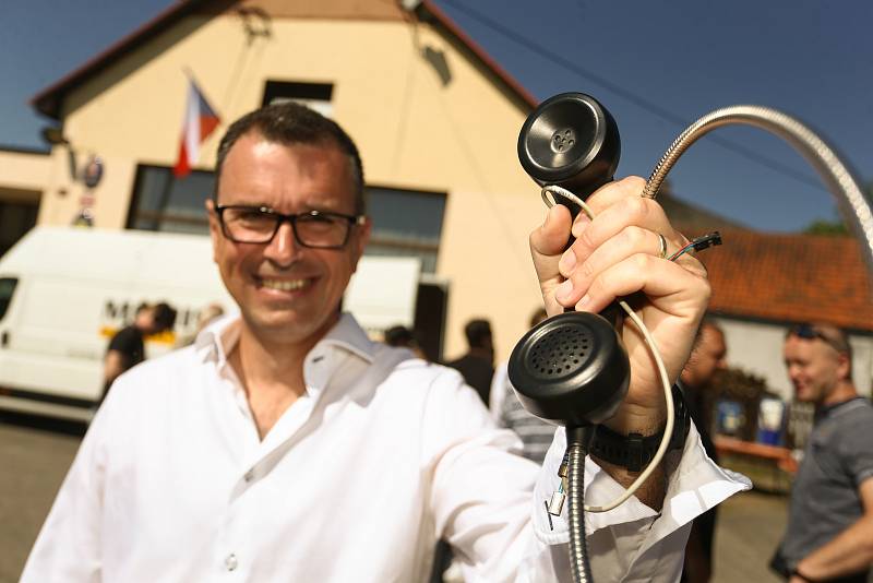 Poslední telefonní budka v ČR byla v Hlubyni u Příbrami demontována ve čtvrtek 17. června.