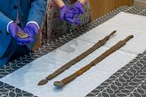 Římské jízdní meče nalezené v anglické oblasti Costwolds