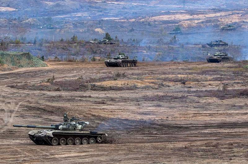 Ruské tanky na cvičení v Bělorusku - Ilustrační foto