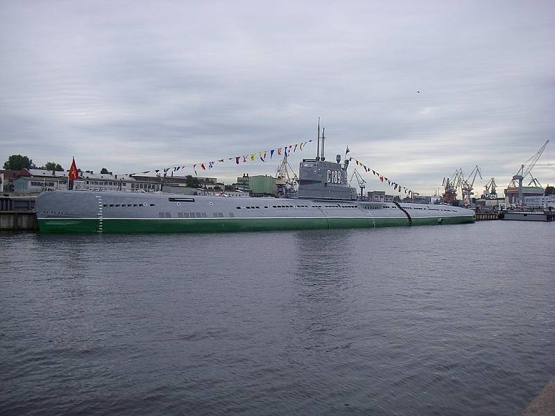 Jedna z ponorek stejné třídy jako S-363 dnes slouží v Petrohradu jako námořní muzeum