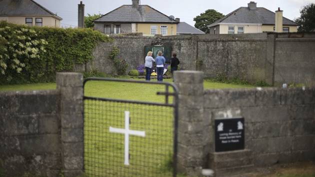 V katolickém sirotčinci v Irsku objeven hrob s ostatky mnoha dětí