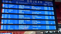 Vlaky nabírají kvůli silnému větru zpoždění (Praha, Hlavní nádraží, 21. října v 15:10 hodin)