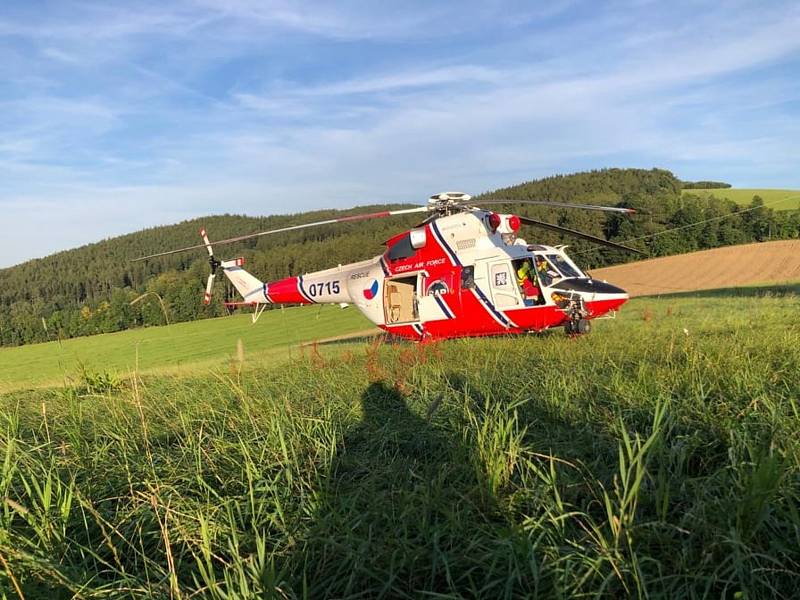 Alergika musel z Velkého Boru transportovat vrtulník.