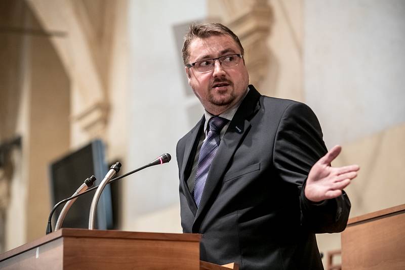 Seminář "První zkušenosti s fungování Úřadu pro dohled nad hospodařením politických stran" proběhl 30. sprna v Senátu v Praze. Vojtěch Weis.