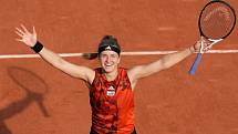 Karolína Muchová slaví postup do finále Roland Garros