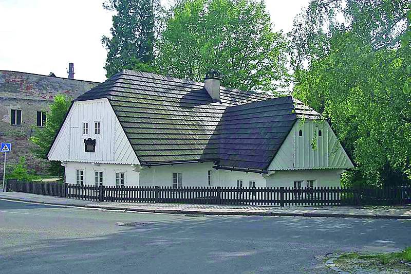 Rodný dům spisovatele Aloise Jiráska v Hronově.