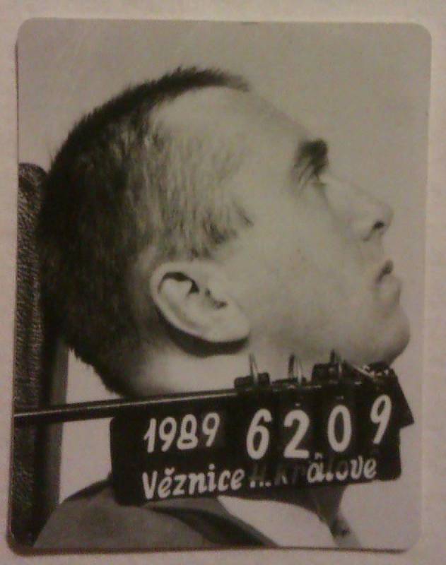 Dobové foto Stanislava Pitaše z vězeni v Hradci Králové.