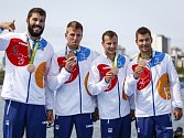 Čtyřkajak (zleva) Josef Dostál, Lukáš Trefil, Daniel havel a Jan Štěrba s bronzovými medailemi z olympijských her v Riu.