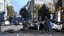 Následky raketového útoku na město Kyjev, 10. října 2022.