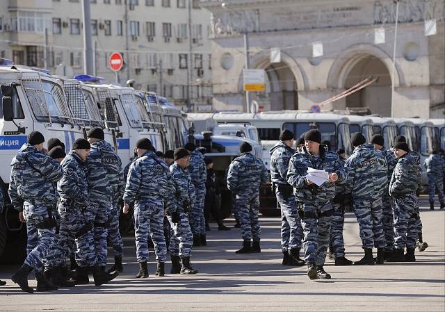 V Rusku protestují tisíce lidí proti korupci.