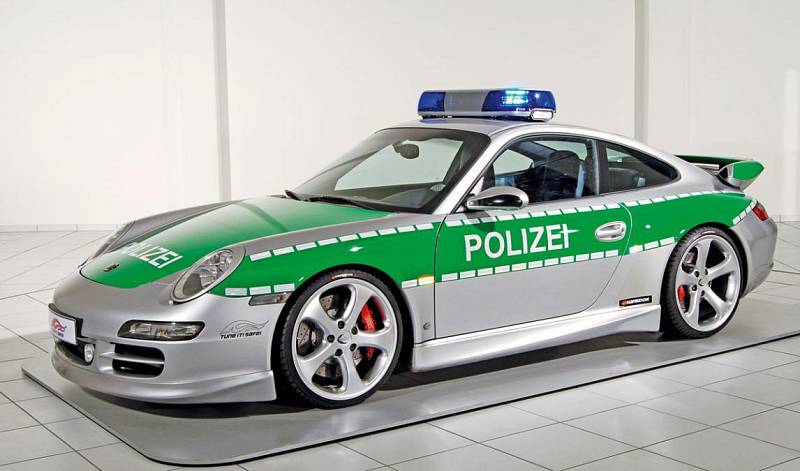 Jak jinak, německé síly mají k dispozici Porsche 911