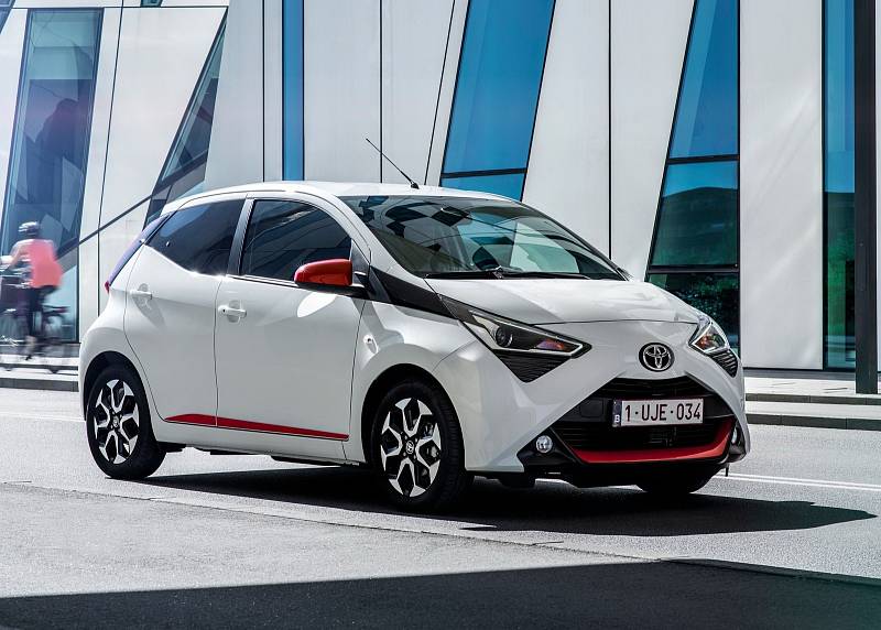 Toyota Aygo 1.0 VVT-i (53 kW). Spotřeba: 4,1 l/100 km. Cena: 230 900 Kč