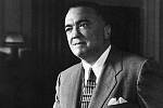 John Edgar Hoover, der erste und am längsten amtierende Chief of Federal Police des FBI, besser bekannt als J. Edgar Hoover.  Er leitete das FBI von seiner Gründung bis zu seinem Tod im Jahr 1972. Das Bild zeigt Hoover im Jahr 1959