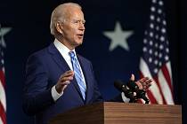 Joe Biden během svého vystoupení k průběžným výsledkům voleb ve městě Wilmington ve státě Delaware