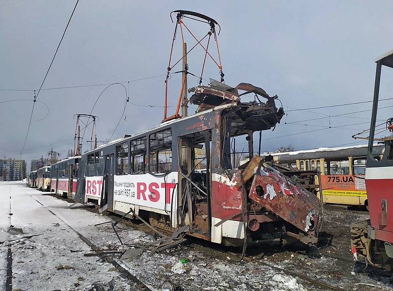 Zničené české tramvaje v ukrajinském Charkově.