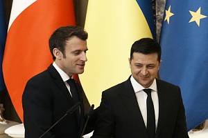 Volodymyr Zelenskyj a Emmanuel Macron