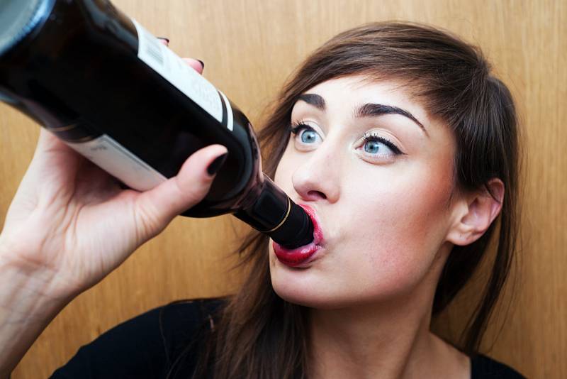 Podle Státního zdravotního ústavu loni připadla na každého Čecha spotřeba 6,9 litru čistého alkoholu. Bez abstinentů ve výpočtu šlo o 8,3 litru