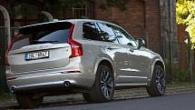 Volvo XC90.