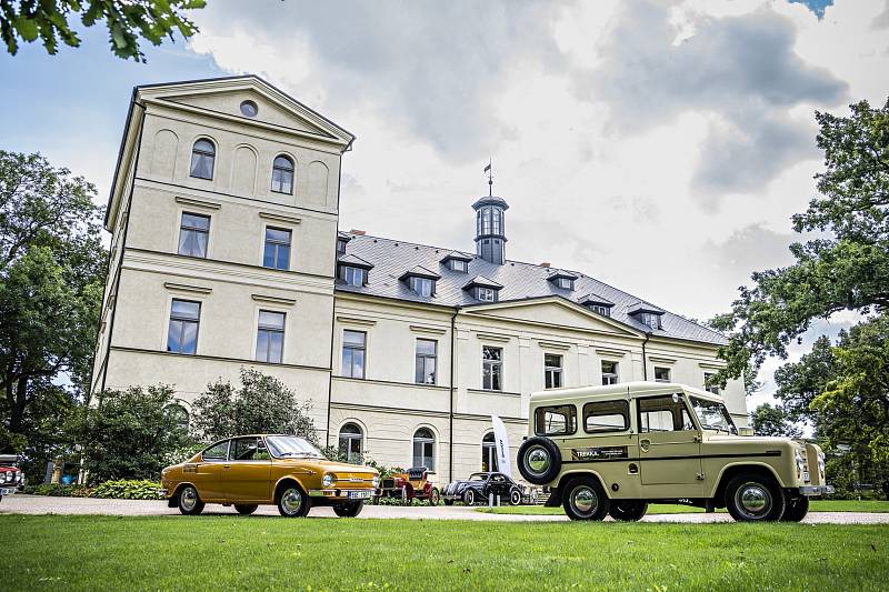 Škoda nabízí čas od času projížďky i s dalšími vozy ze své historie