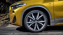 BMW X2.