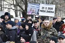 Lidé se sešli na vzpomínkovém shromáždění na Náměstí svobody v centru Bratislavy 21. února 2020 v den druhého výročí vraždy slovenského novináře Jána Kuciaka a jeho partnerky Martiny Kušnírové. Shromáždění, které uspořádala iniciativa Za slušné Slovensko,