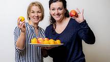 Lektorky Lenka Vymlátilová a Tereza Koukol upozorňují, že ovocná dieta na hubnutí rozhodně nefunguje