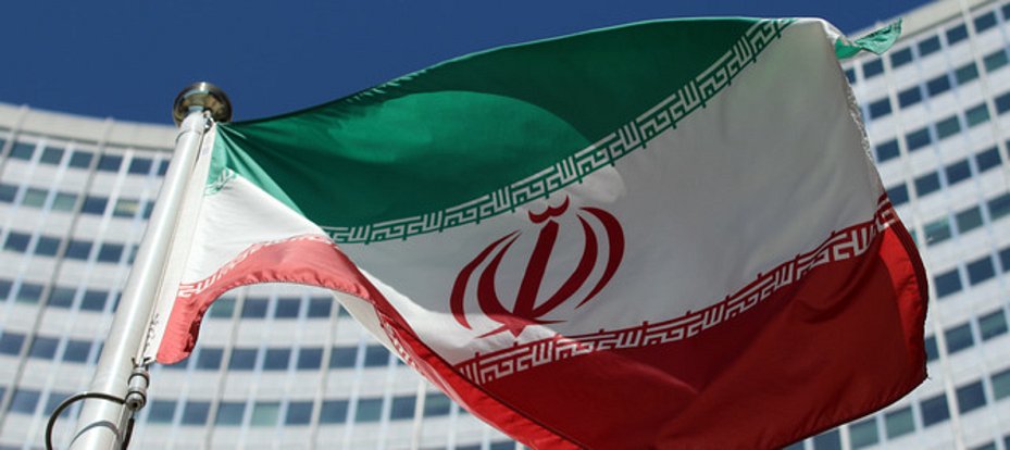 Íránská vlajka, Írán - ilustrační foto