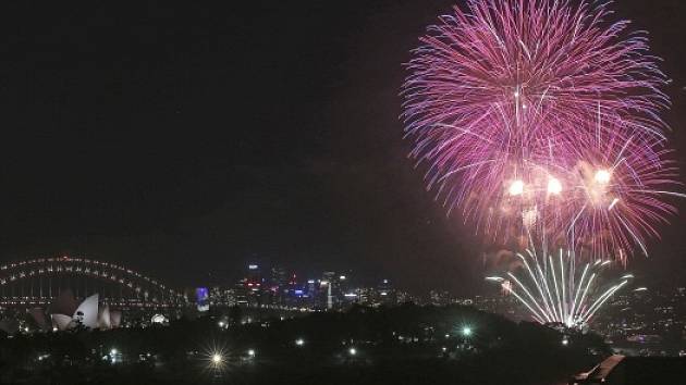 Oslavy příchodu nového roku v Sydney.