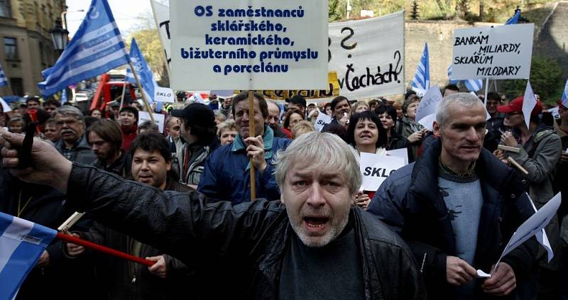 Většinu demonstrantů tvořili zaměstnanci firem Sklo Bohemia ve Světlé nad Sázavou a Skláren Bohemia v Poděbradech 