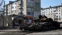 Zničený tank v Mariupolu