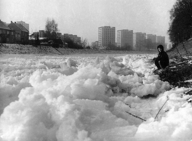 Sněhová kalamita, která spolu s extrémním ochlazením zasáhla Československo na přelomu roku 1978 a 1979. Nebyla sice první ani poslední, jež zemi postihla, ale prudkostí změny teploty byla přece jen výjimečná