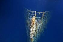 Části vraku Titaniku by se mohly brzy zhroutit. Postupující rozklad potopeného plavidla ukazují první snímky vraku po 14 letech.