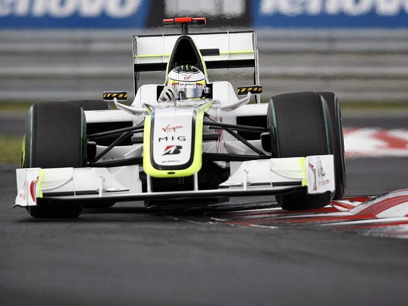 Brit Jenson Button ze stáje Brawn GP dojel v Maďarsku sedmý. I nadále vévodí průběžnému pořadí šampionátu.