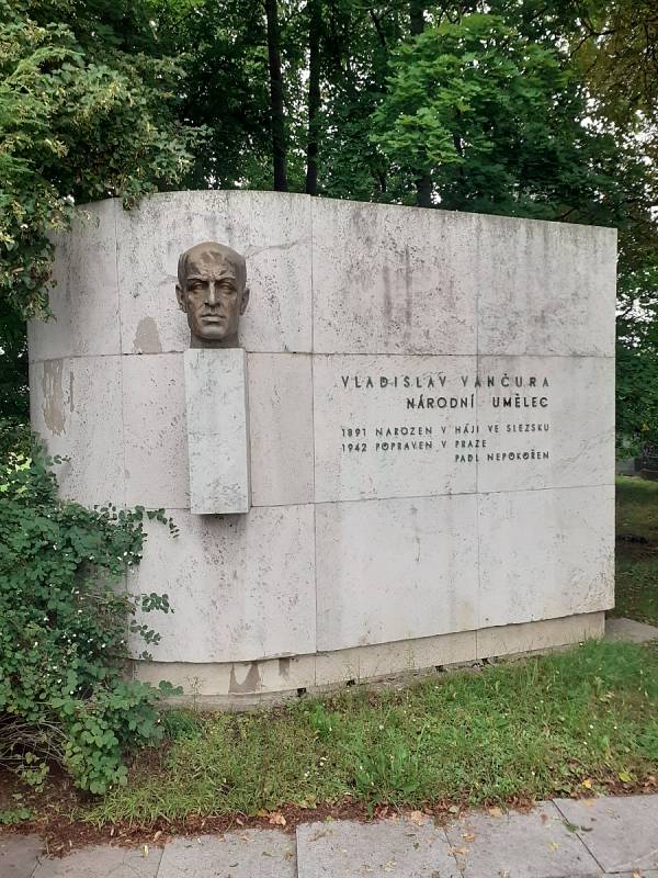 Pomník Vladislava Vančury