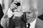 Start rakety se měl uskutečnit jako dárek sovětskému vůdci Nikitovi Chruščovovi (na snímku v roce 1959) k oslavě Velké říjnové socialistické revoluce