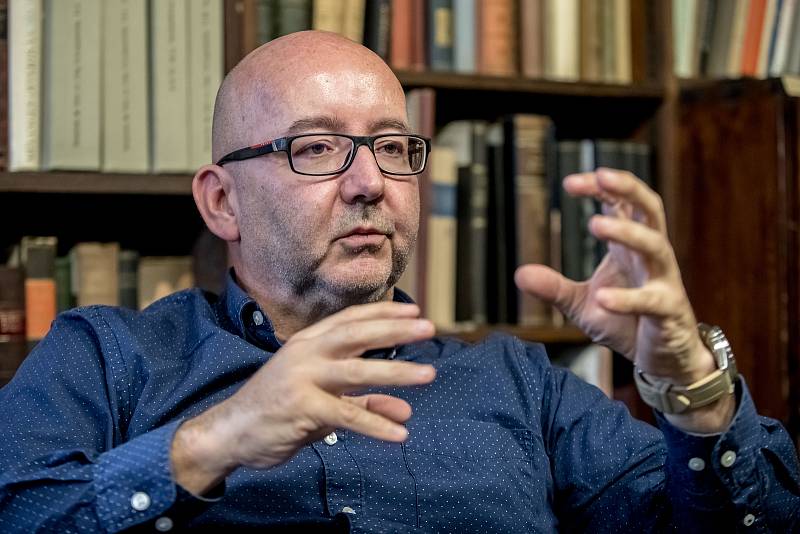 Miroslav Bárta poskytl 15. listopadu v Praze rozhovor Deníku.