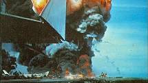 Palubu USS Forrestal zničil 29. července 1967 ničivý požár