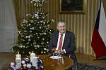 Prezident Miloš Zeman se připravuje na vánoční projev, který vysílaly televizní stanice, 26. prosince 2022, Lány, Kladensko