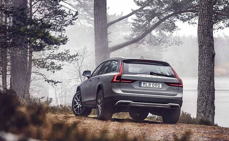 Volvo V90 Cross Country.