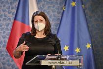 Ministryně práce a sociálních věcí Jana Maláčová (ČSSD) hovoří na tiskové konferenci po jednání vlády