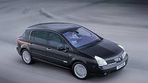 Renault Vel Satis (2003). Motor: 2.2 dCi (110 kW), najeto: 223 000 km. Cena: 58 900 Kč.