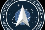 Logo Vesmírných sil, nejmladší složky amerických ozbrojených sil. Představeno bylo v roce 2020.