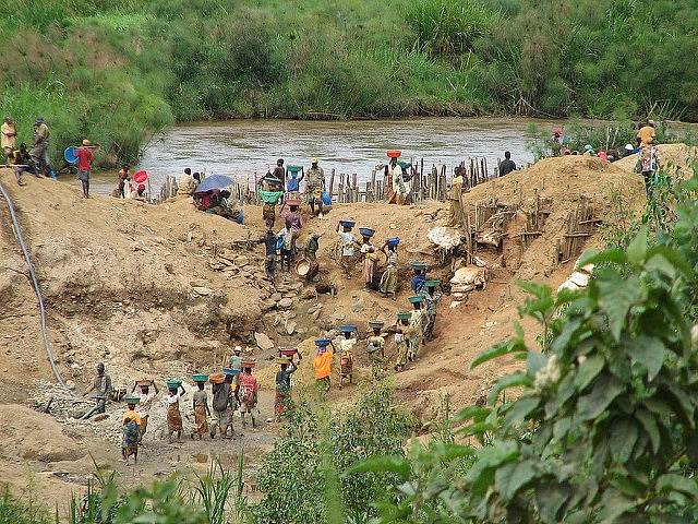 Těžba coltanu v Kongu