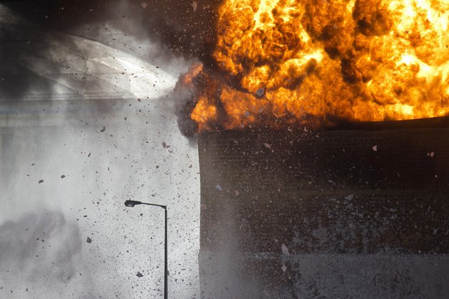 Ve skladišti ropy na jihu Ruska vypukl požár. Úřady hlásí několik útoků dronů