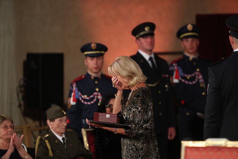 Předávání státních vyznamenání 28. října na Pražském hradě. Dagmar Kollerová.