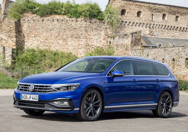 Za 791 900 Kč lze koupit modernizované provedení VW Passat. Do něho naložíte 650/1780 litrů