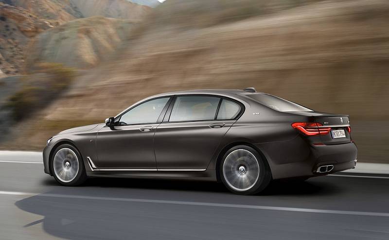 BMW M760Li xDrive.