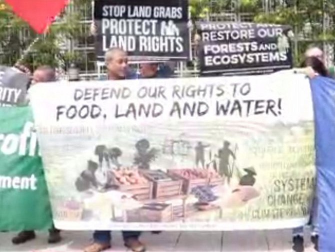 V Bangkoku protestují místní rybáři i přístavní dělníci kvůli klimatickým změnám